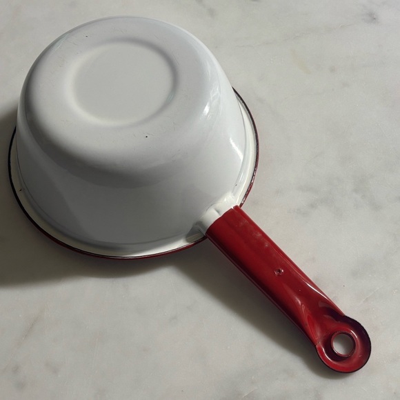 Vintage red and white enamelware pot, excellent condition - Picture 1 of 8
